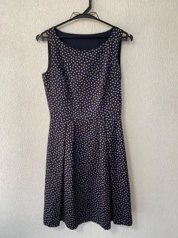 ANAYI 네이비 화이트 도트 슬리브리스 원피스