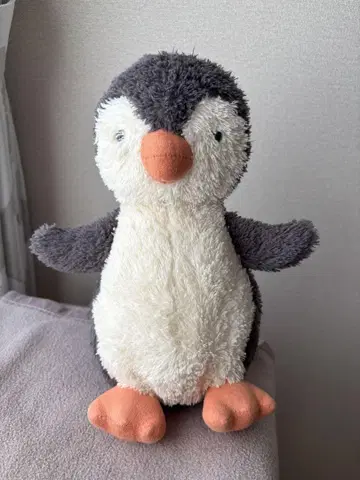 Jellycat 피넛 펭귄 봉제 인형 M 사이즈