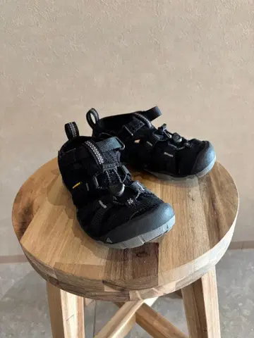 KEEN 샌들 블랙 17cm