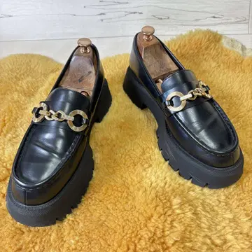 [ ZARA ] 통굽 비트 로퍼 골드 금장 장식 거의 미사용 40