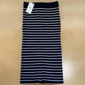 ZARA 롱 니트 타이트 스커트 M 사이즈 택 포함 미사용 새상품