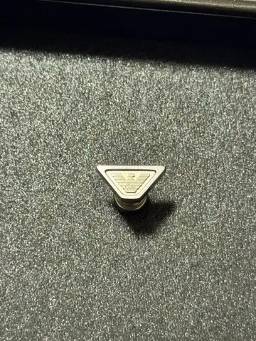 EMPORIO ARMANI 아르마니 귀걸이 한쪽만