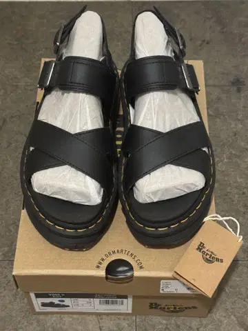 [ 새상품급 ] Dr. Martens Voss II 블랙 샌들 EU38