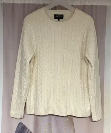 BEAMS PLUS 빔즈 케이블 크루넥 니트 화이트