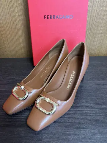 [ 미사용 새상품 ] ferragamo 펌프스 브라운 브라운