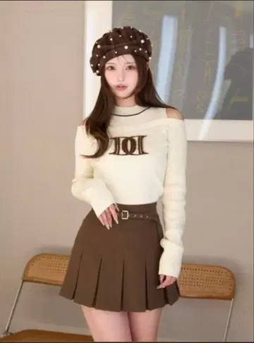 Darich 레이어드 라이크 로고 니트탑 아이보리