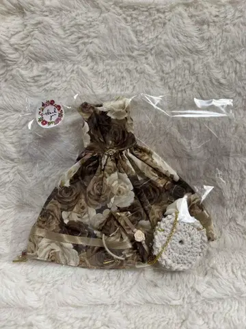 13가지 잡화 포함 핸드메이드 작가님 22cm 리카짱 사이즈 인형 의류