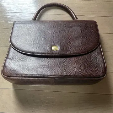 브라운 가죽 핸드백