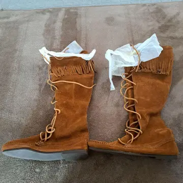 새상품 미네통카 모카신 롱 부츠 24.5