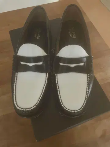 G.H. BASS WEejuns 블랙 화이트 로퍼