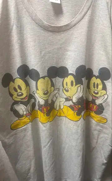 미키 4연 앉은 t셔츠 그레이 멜란지 디즈니 스토어