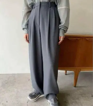 CLANE BASIC TUCK PANTS