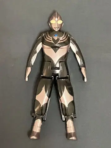 울트라 에그 다크 티가