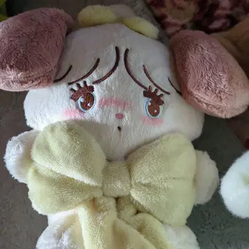 크림색 봉제 인형 (리본, 빨간 딸기 리본)