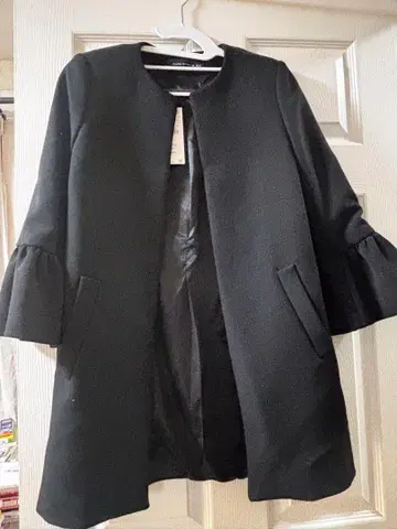 ZARA 블랙 플레어 슬리브 롱 코트