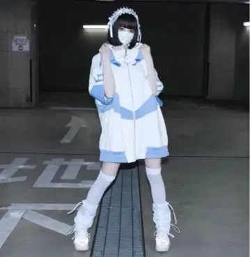 REFLEM 스카이블루 저지 후드티