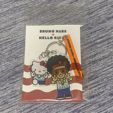 브루노 마즈 헬로키티 키링