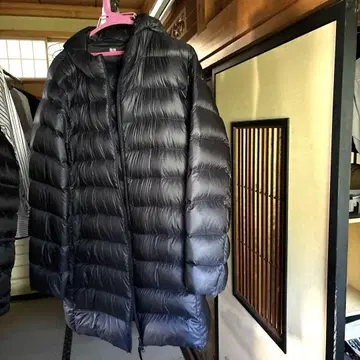 UNIQLO 블랙 다운 자켓 XL