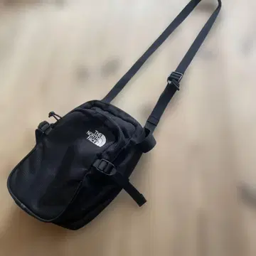 THE NORTH FACE 블랙 숄더백
