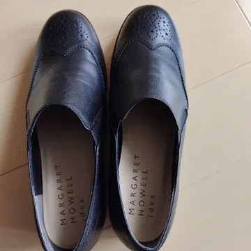 마가렛호웰 윙 칩 로퍼 23.5cm 미사용 새상품
