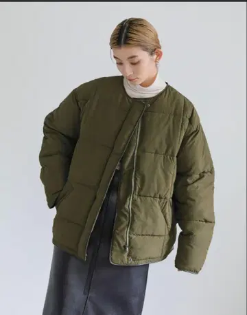 올리브색 퀼팅 다운 자켓