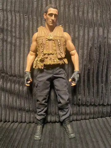 핫토이즈 HOTTOYS 1/6 프레데터즈 MMS131 로이스