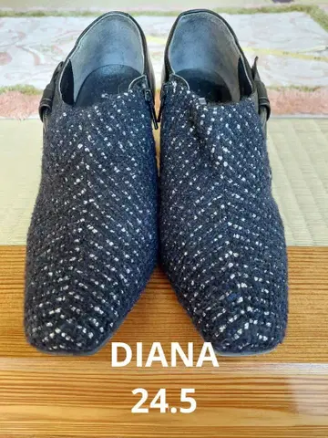 DIANA 네이비와 블랙 트위드 부티