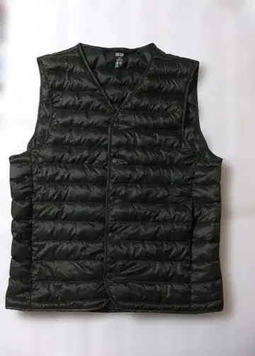 유니클로 카키 다운 베스트 M 사이즈 (다운, 페더)