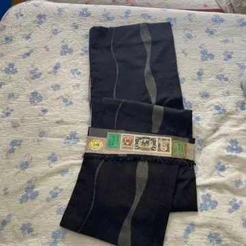 유키쓰무기 이중 기모노 타테와쿠 패턴 블랙 베이스 그레이