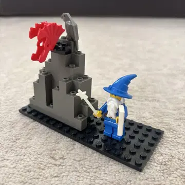 LEGO 마법사의 미니 피규어와 산 세트