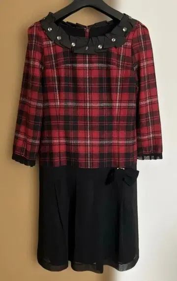 빨간색과 블랙 체크 무늬 긴팔 원피스 겨울 상품