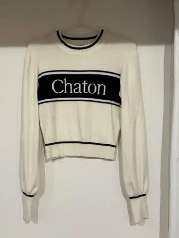 NOMAE Chaton 로고 크롭 니트