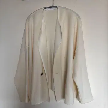 GALERIE VIE 아이보리 가디건