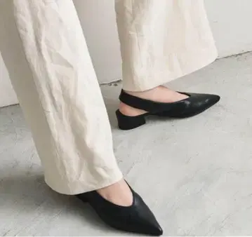 루탈론 포인트 스트레치 백 벨트 펌프스 결혼식