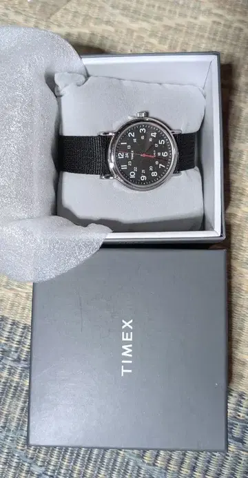 TIMEX 블랙 나일론 스트랩 시계 T2N647