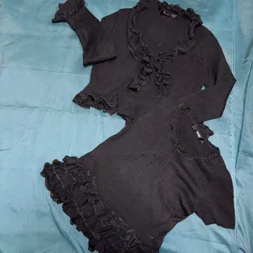 핑크하우스 럭셔리 블랙 프릴 디자인 앙상블