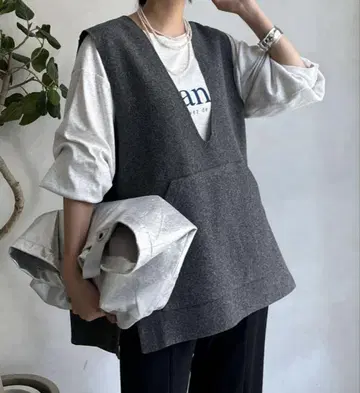 DouDou 사이드 스냅 깊은 V넥 베스트 그레이