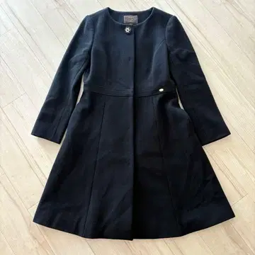 새상품급 토카 노카라 코트 블랙 비즈 브로치 로고 플레이트 0