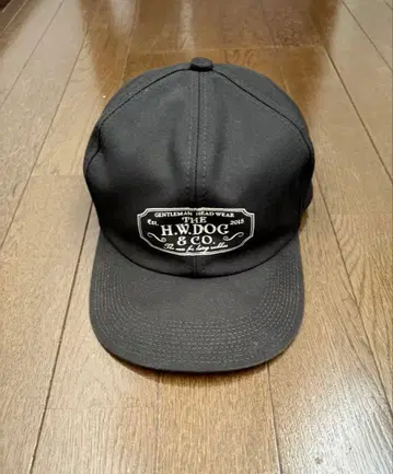 THE H.W. DOG & CO. 트래커 캡
