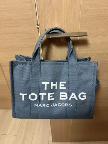 MARC JACOBS 더 토트 백 블루