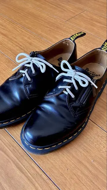 [ 한정판 콜라보 ] beams x Dr.Martins 3홀 UK7