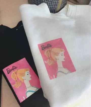 릴리 브라운 Barbie 콜라보 맨투맨 화이트