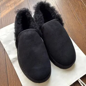 미사용 새상품 EMU 숏 무스탕 샤크 밑창 블랙 사이즈 25