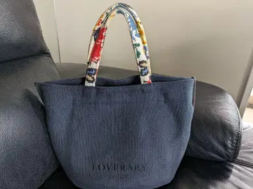 LOVEIRARY 페이러 네이비 핸드백