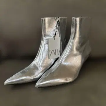 ZARA 실버 숏부츠 사이즈 37 미사용품 (시착만) 택 포함
