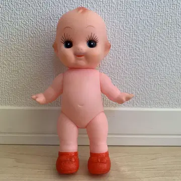 빨간색 신발을 신은 큐피 인형 높이 약 20cm