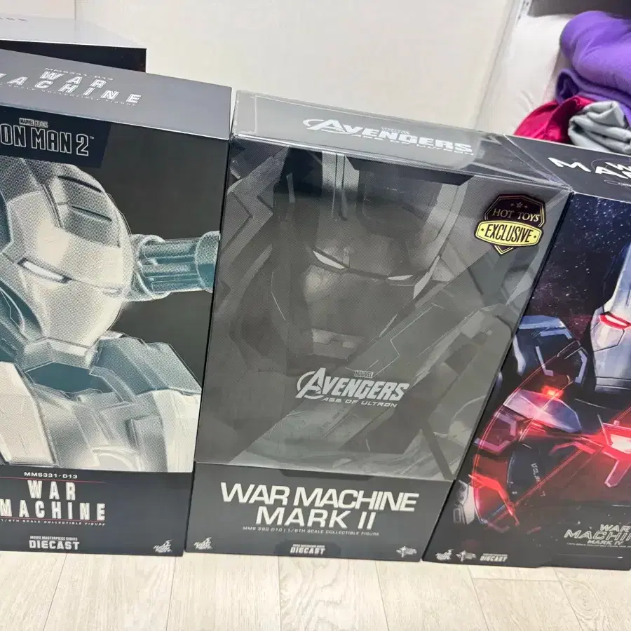 Hot Toys War Machine 3 Types