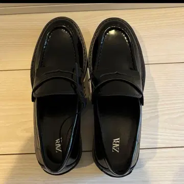 [ 미사용 새상품 정품 ] ZARA 로퍼 38 사이즈