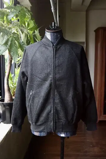 blurhms 블럼스 Pe/Silk Fleece Bomber Jacket