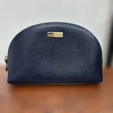 새상품급 FURLA 훌라 네이비 사피아노 가죽 파우치